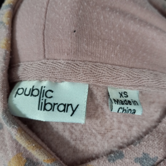 Public library pink floral NASA crop hoodie - Picture 6 of 6
